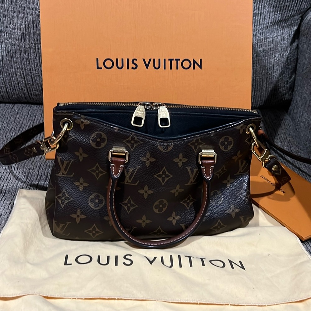 LOUIS VUITTON Louis Vuitton Monogram Pallas BB